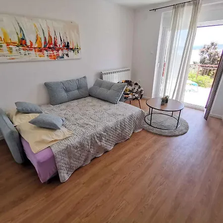 In 41858 Apartment *